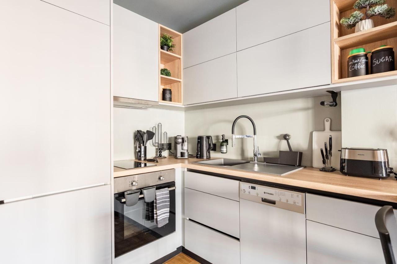 Blue Lux 2br 2ba With Skyline View, Near Kolonaki