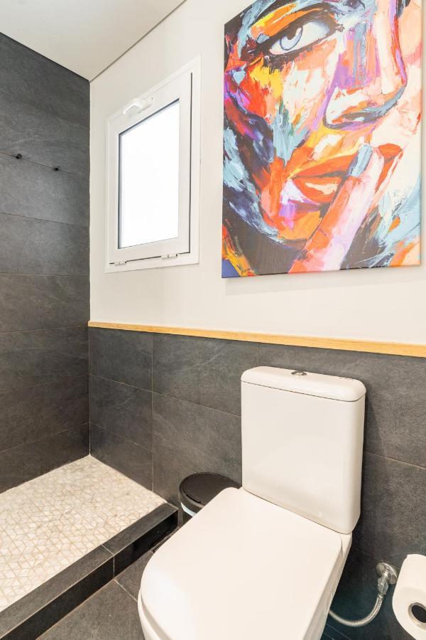 Blue Lux Penthouse 2br 2ba With Skyline Terrace, Near Kolonaki * Athens