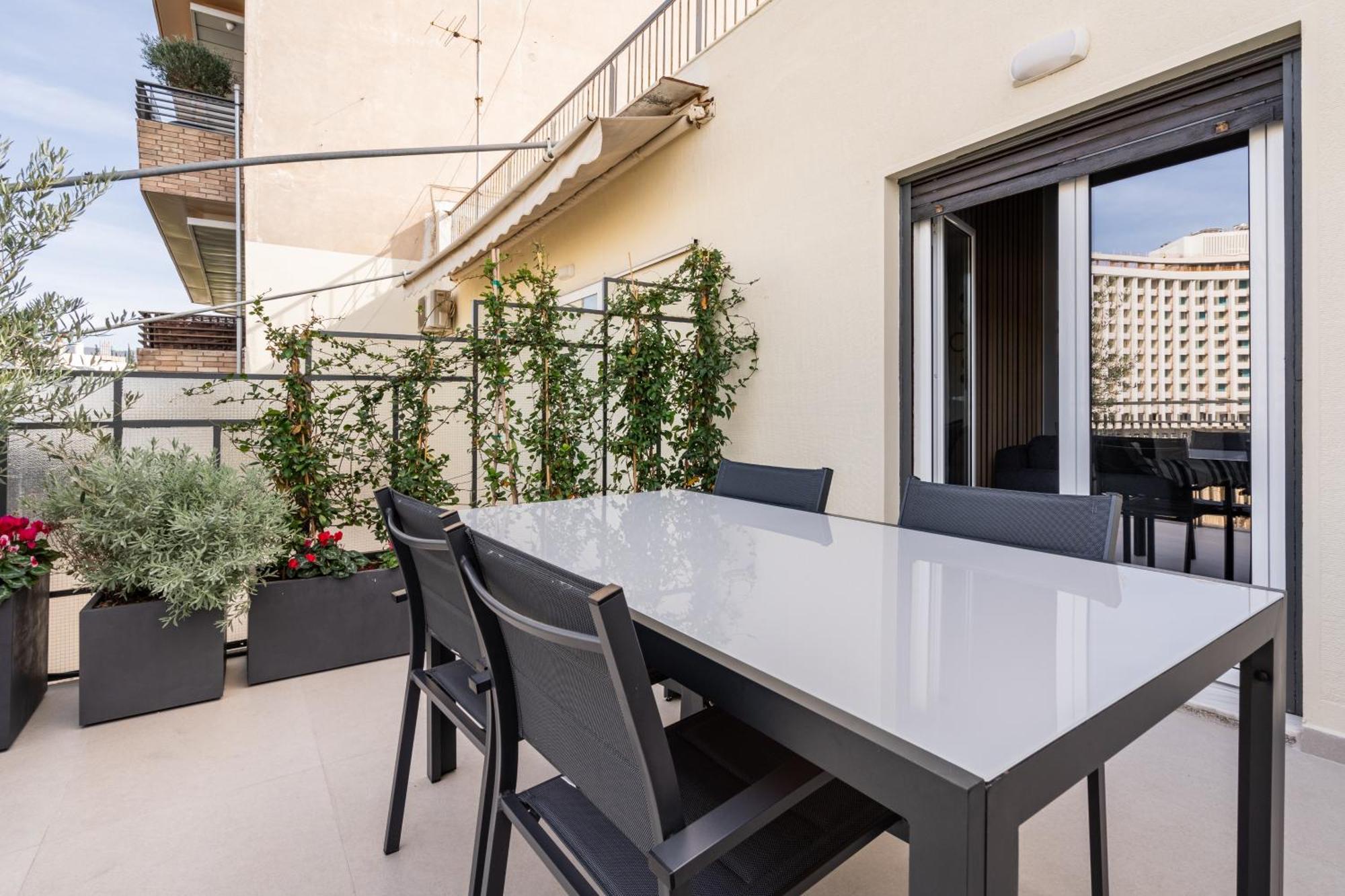 Blue Lux Penthouse 2br 2ba With Skyline Terrace, Near Kolonaki *