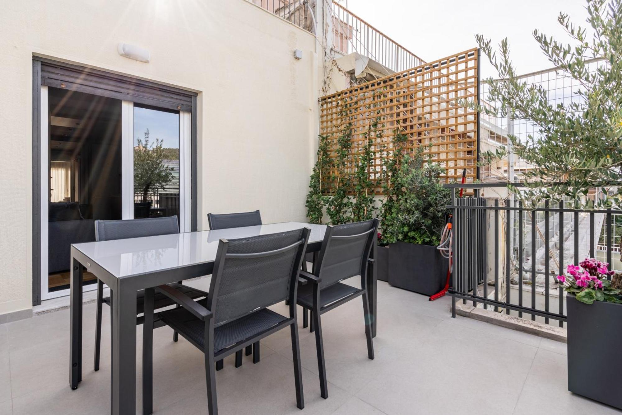 Apartment Blue Lux Penthouse 2br 2ba With Skyline Terrace, Near Kolonaki