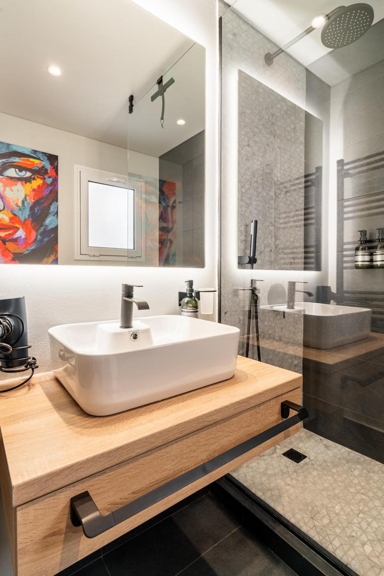 Blue Lux Penthouse 2br 2ba With Skyline Terrace, Near Kolonaki Athens