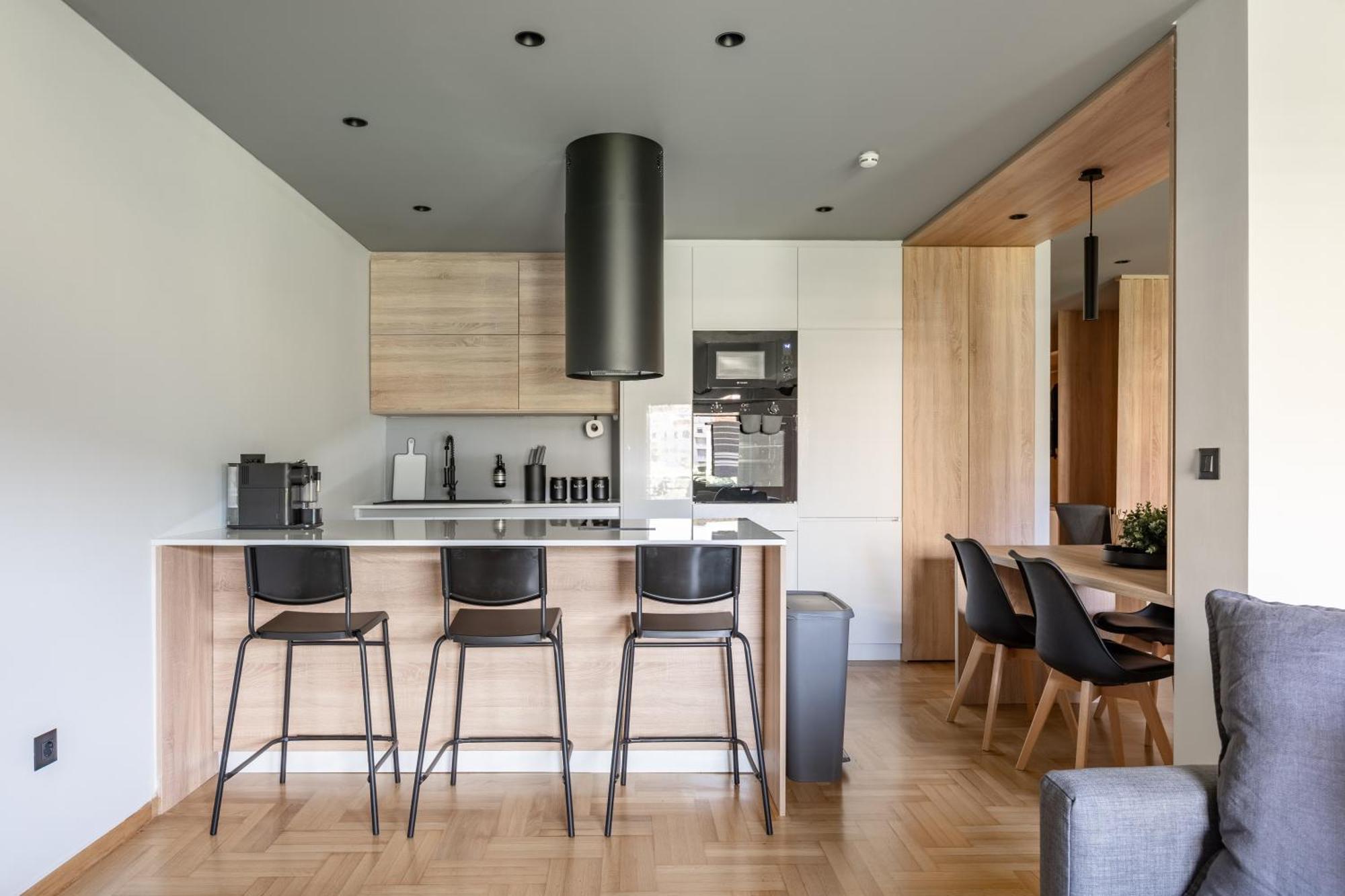 Blue Lux 2br 2ba With Skyline View, Near Kolonaki