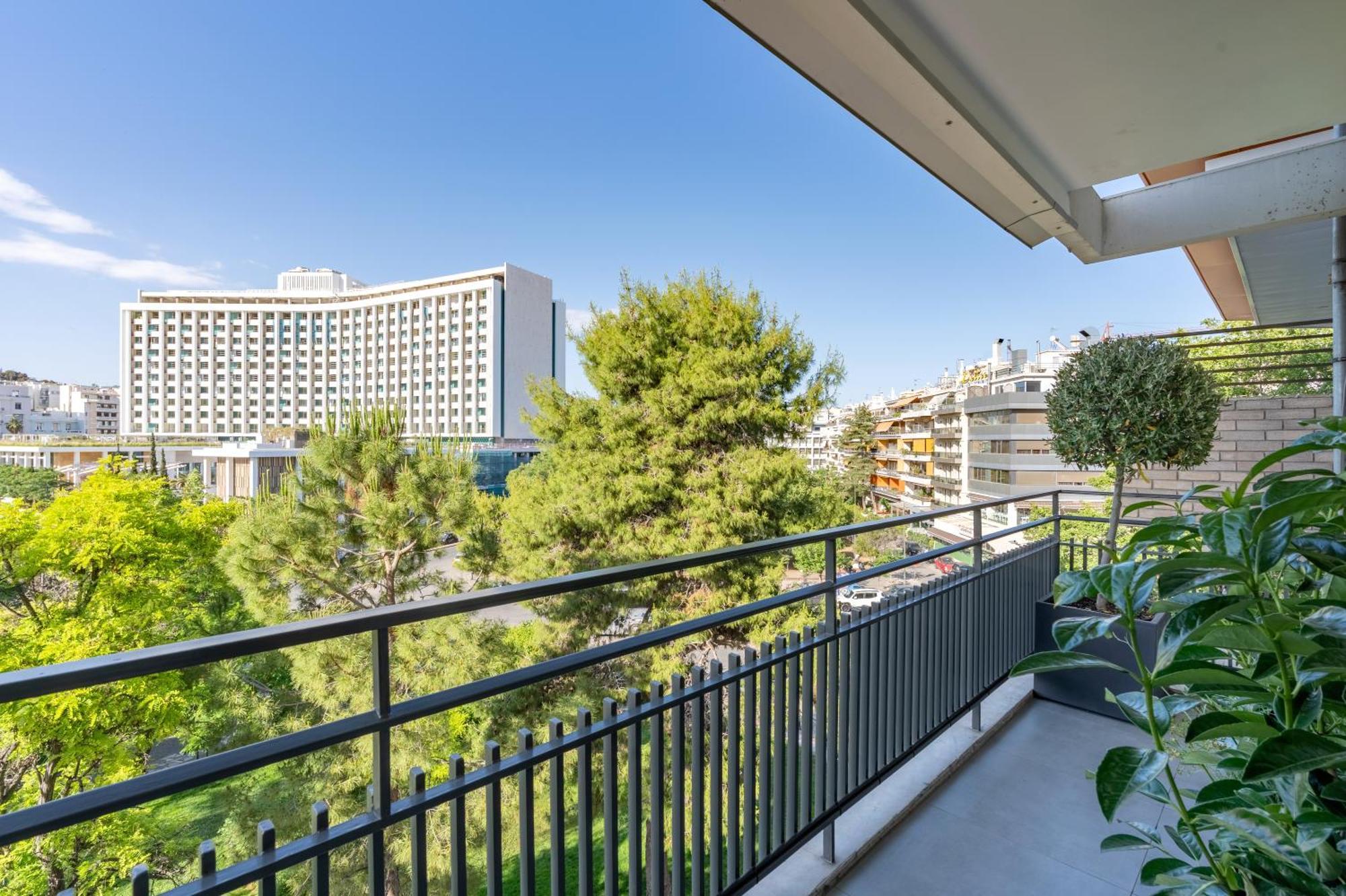Blue Lux 2br 2ba With Skyline View, Near Kolonaki דירה *